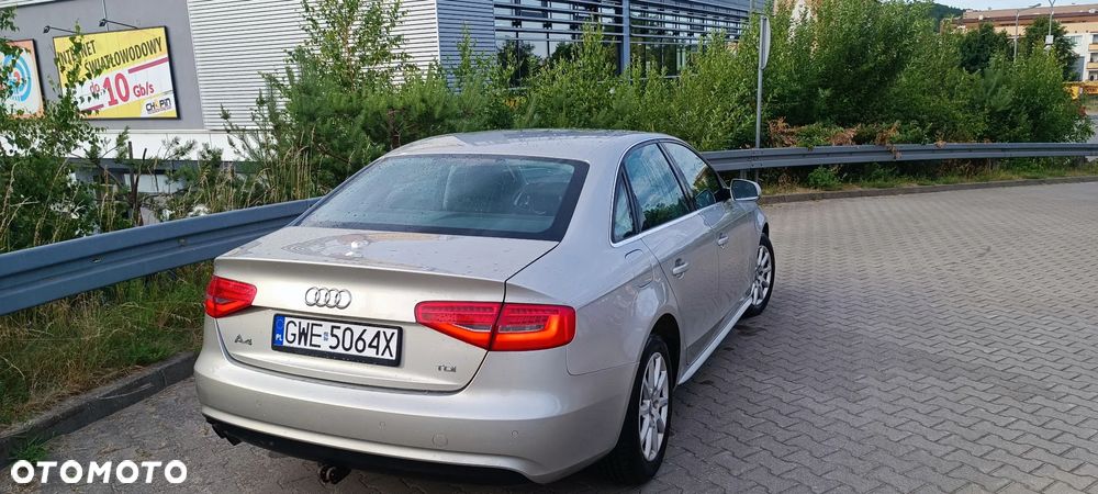 Audi A4 Limousine 2.0 TDI Limited Edition Multitr - 9