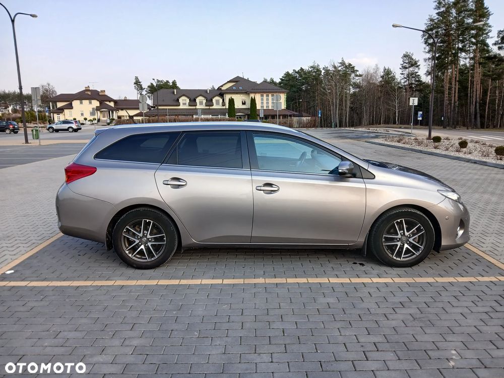 Toyota Auris 1.4 D-4D Premium - 13
