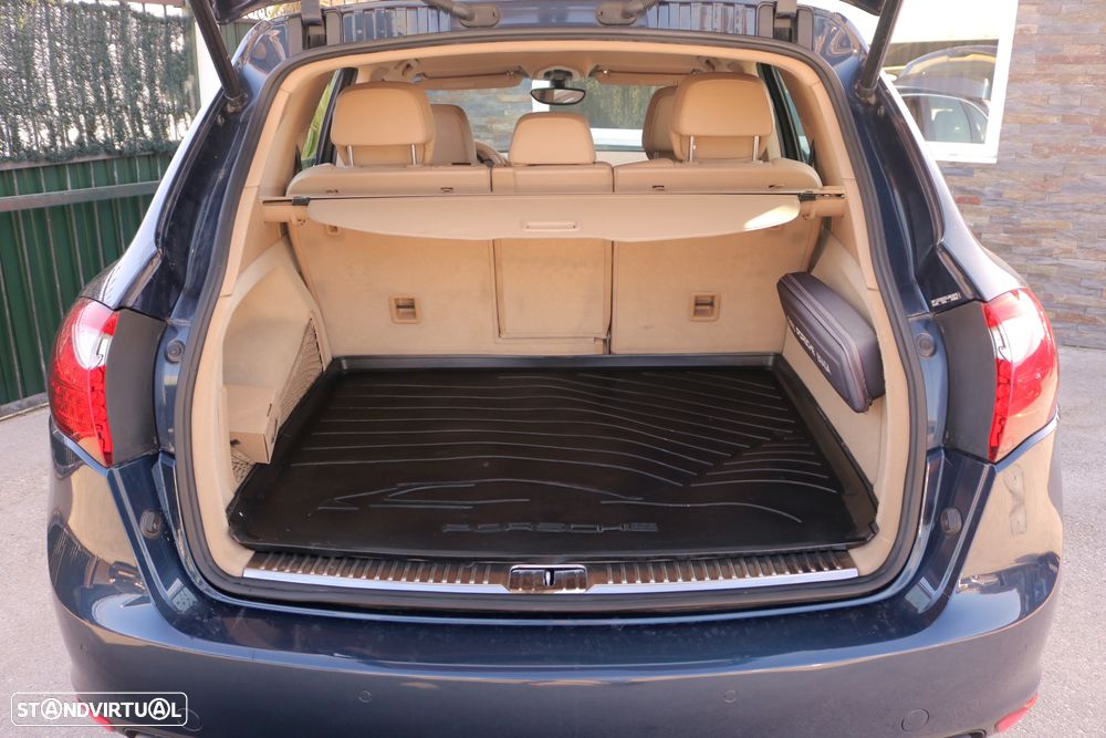 Porsche Cayenne S Hybrid - 12