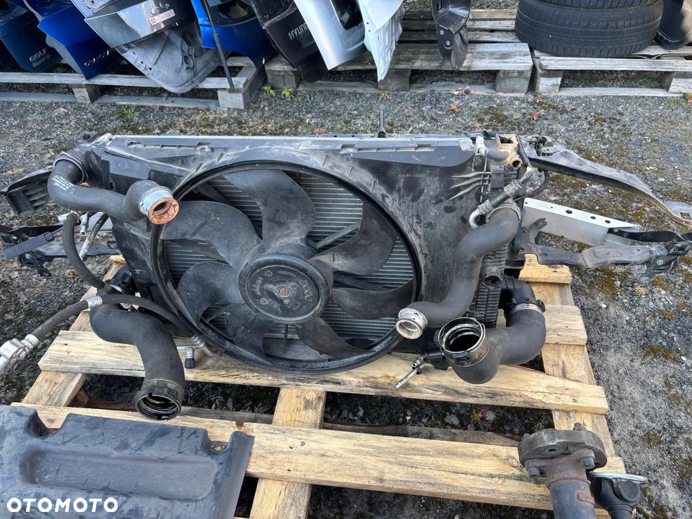 Mercedes C klasa w204 07- 792 lak pas przedni kompletny chłodnice osłony - 2