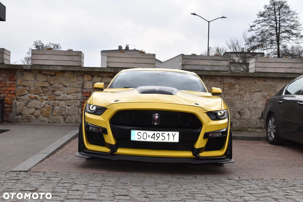 Ford Mustang - 8
