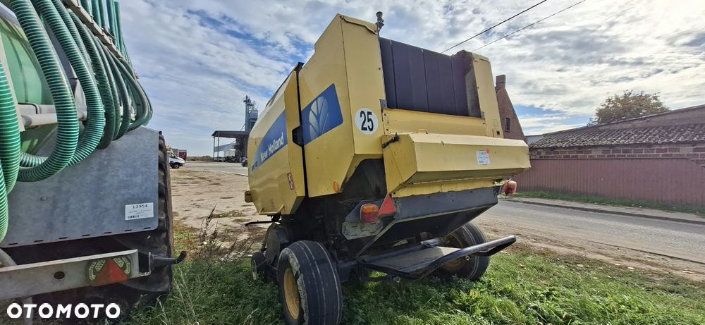 New Holland BR740 - 14