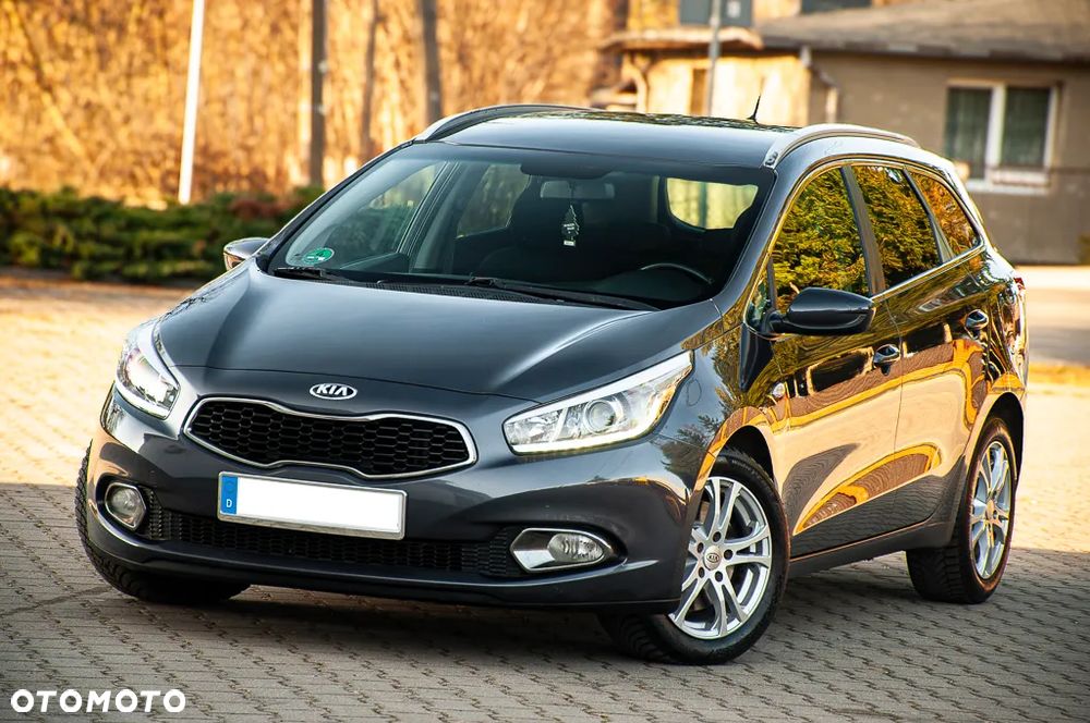 Kia Ceed - 10