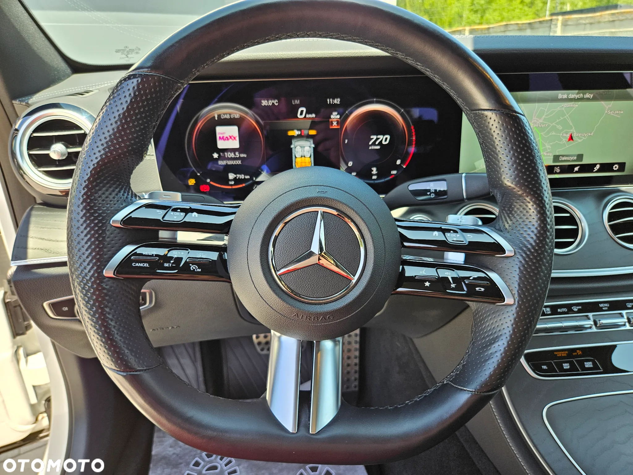 Mercedes-Benz Klasa E 220 d 4-Matic 9G-TRONIC - 26
