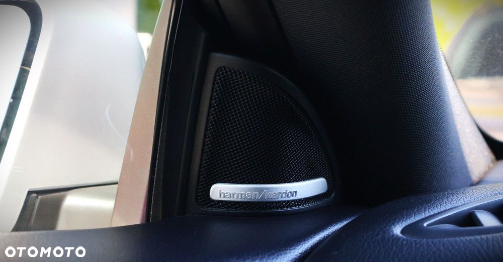 Mercedes-Benz CLA - 32