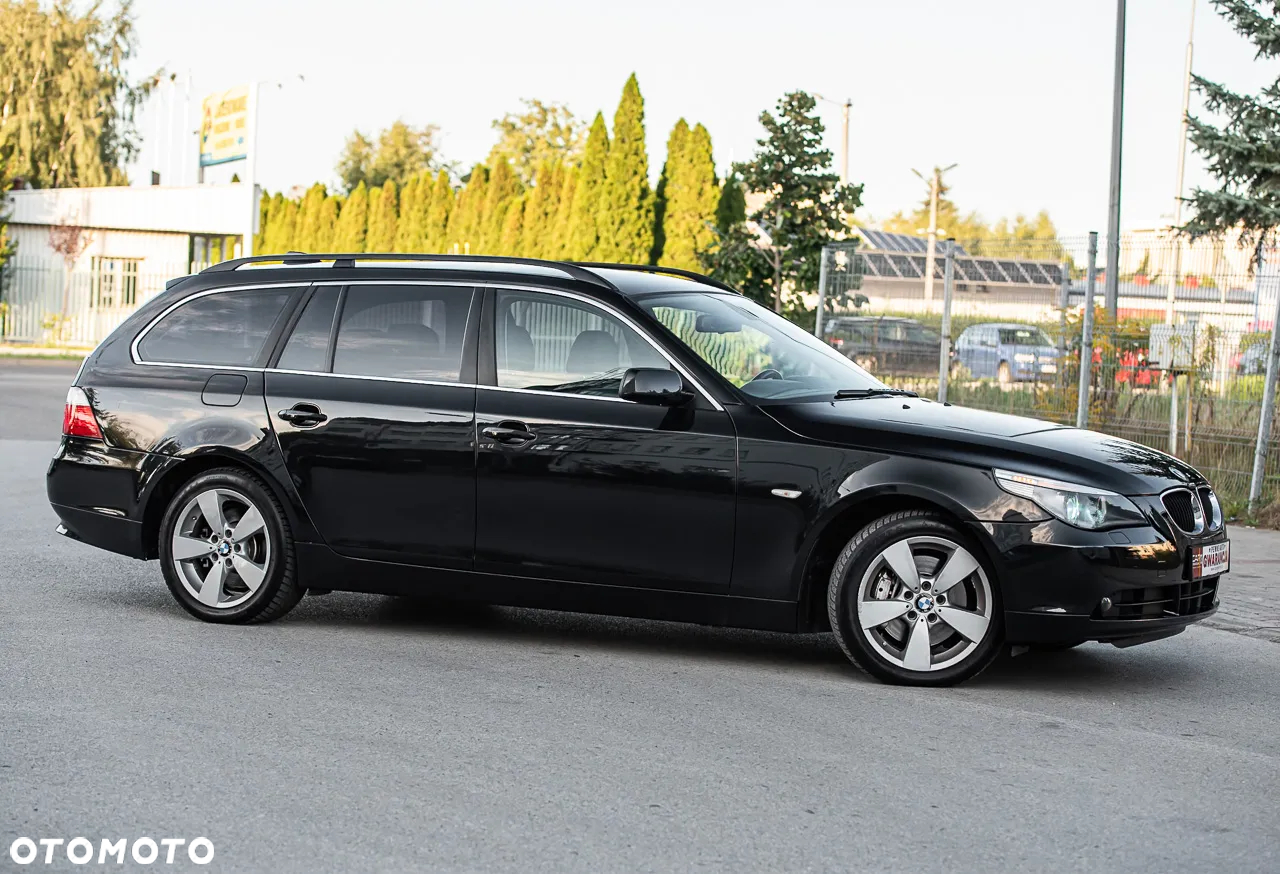 BMW Seria 5 525xi Touring - 13