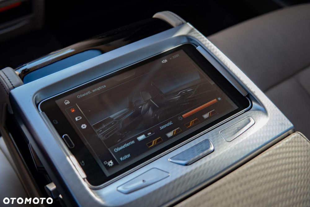 BMW Seria 7 M760Li xDrive - 32