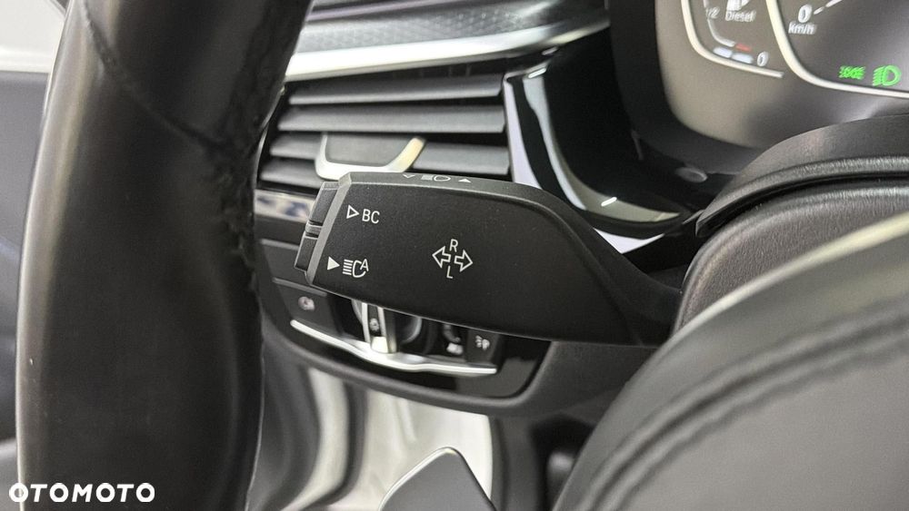 BMW Seria 5 520d xDrive M Sport sport - 25