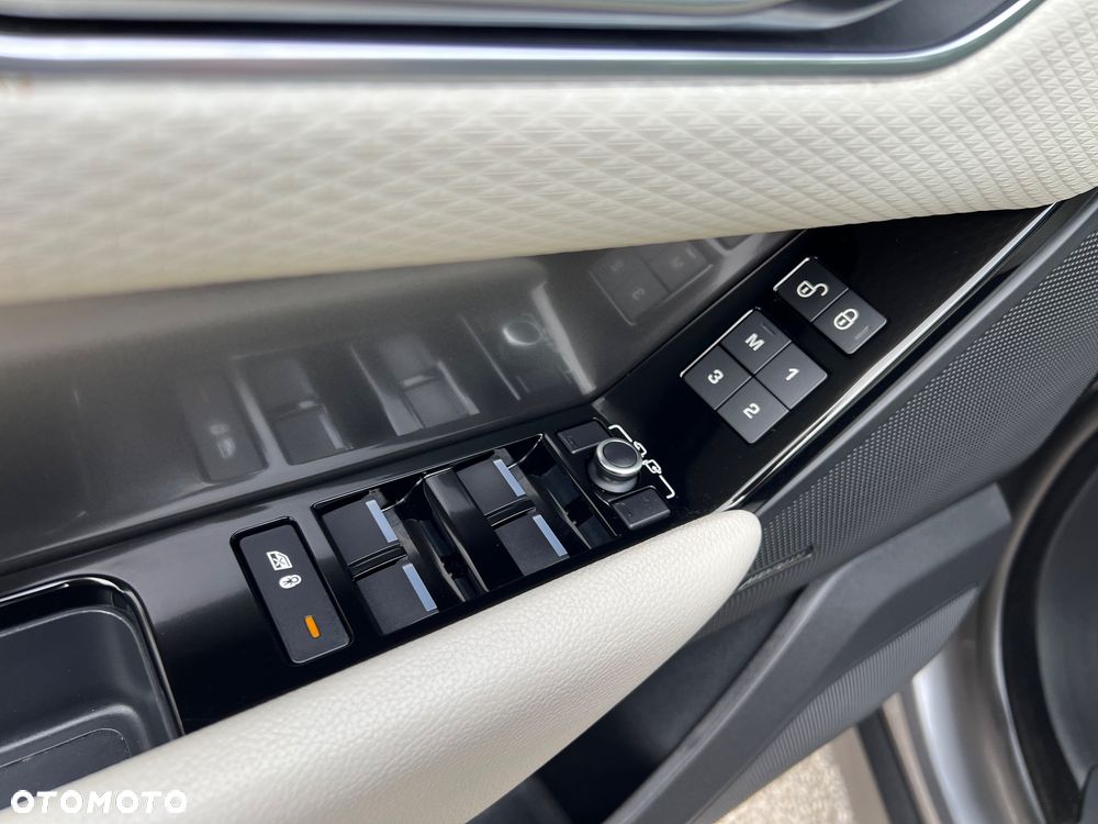 Land Rover Range Rover Velar 2.0d R-Dynamic S - 21