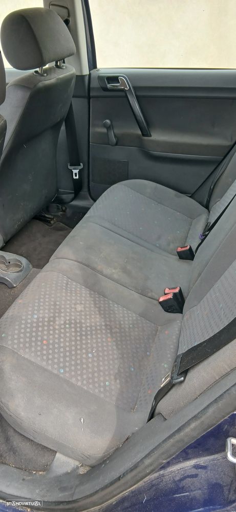 VW Polo 1.4 TDi Confortline - 9