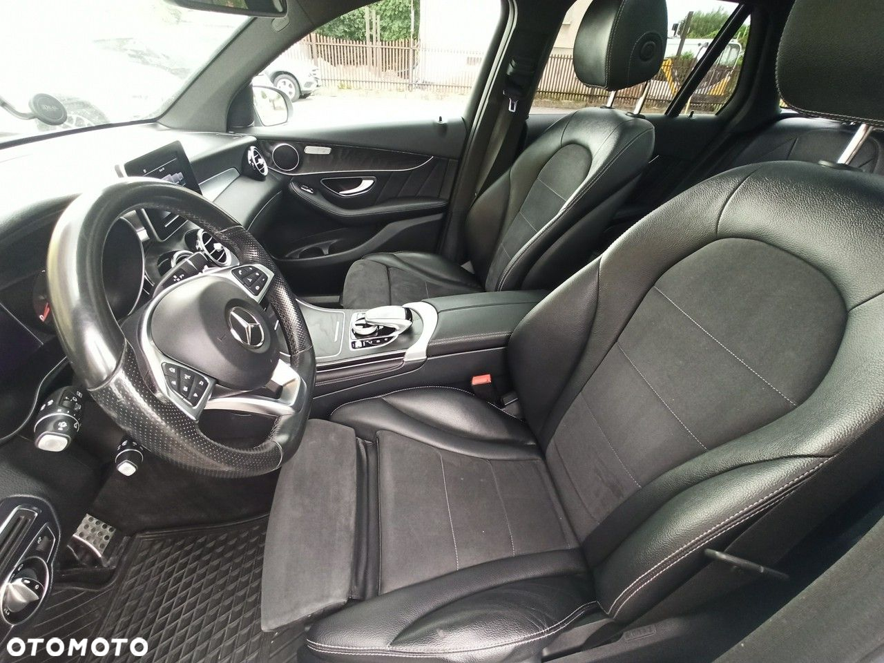 Mercedes-Benz GLC 250 d 4Matic 9G-TRONIC AMG Line - 11