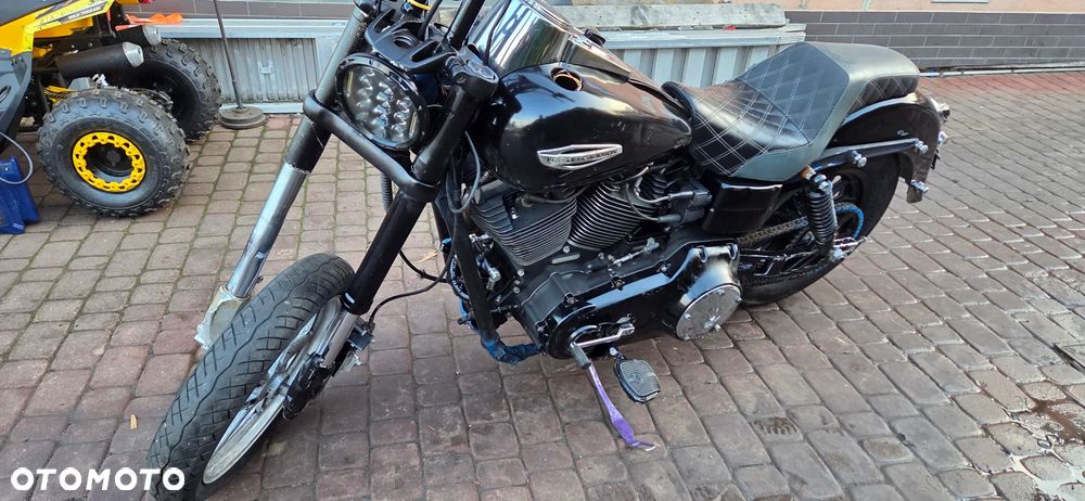 Harley-Davidson Dyna Street Bob - 13