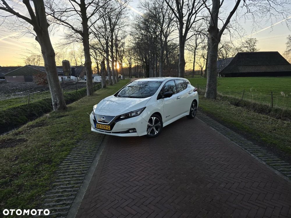 Nissan Leaf 40kWh N-Connecta - 11