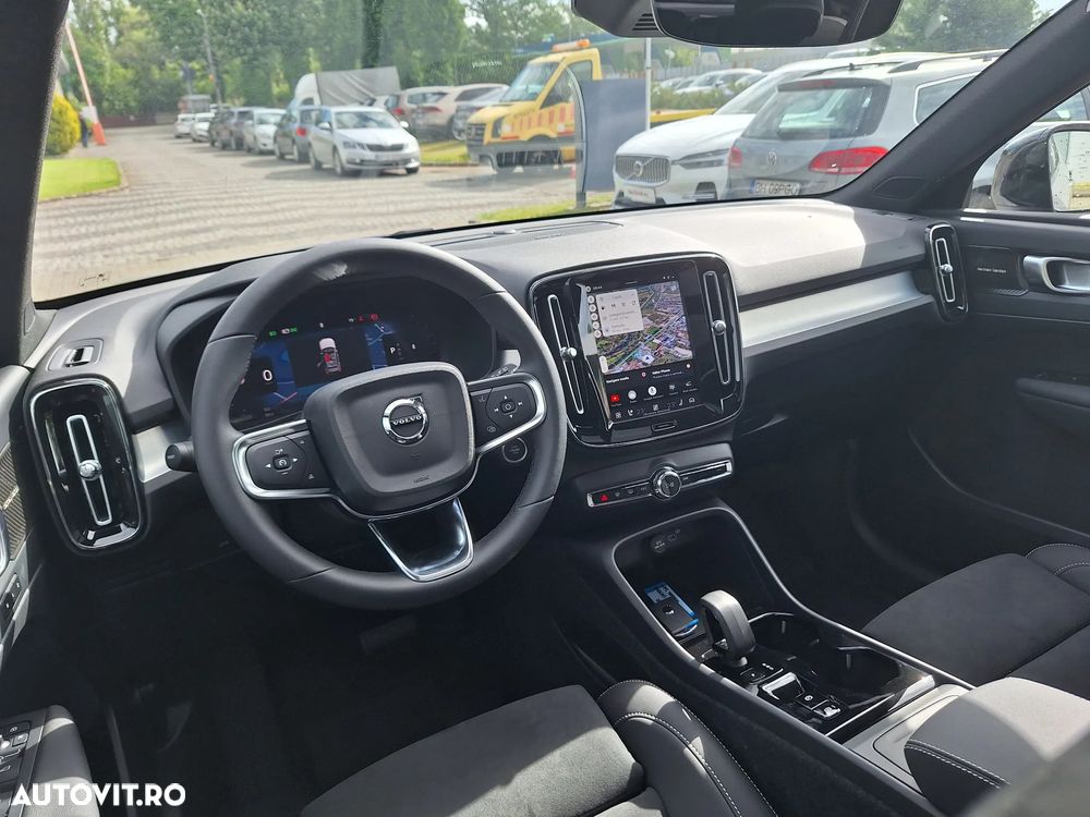 Volvo XC 40 B4 AT FWD MHEV Ultimate Dark - 16