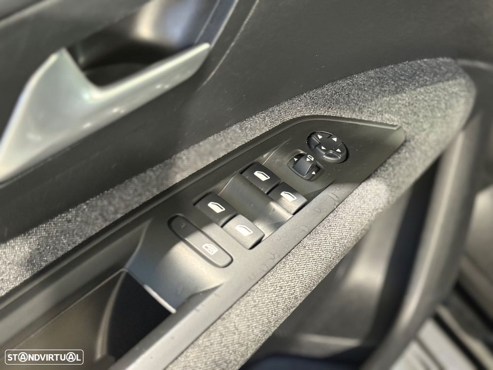 Peugeot 3008 BlueHDi 130 Stop & Start EAT8 Allure - 18