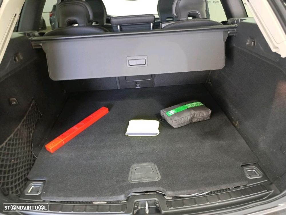 Volvo XC 60 2.0 T6 PHEV Core AWD - 12