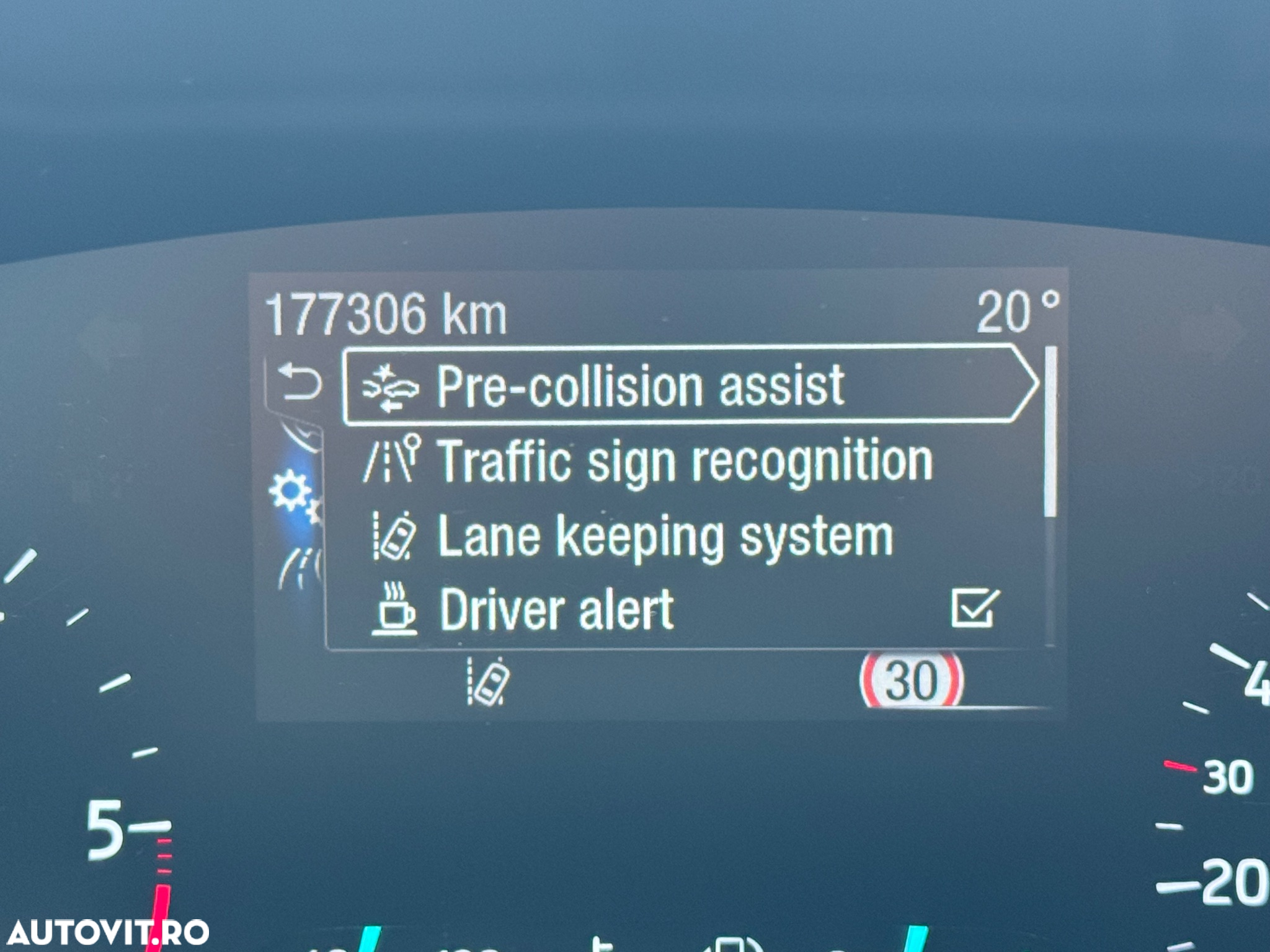 Ford Focus 1.5 EcoBlue Start-Stopp-System TITANIUM X - 12