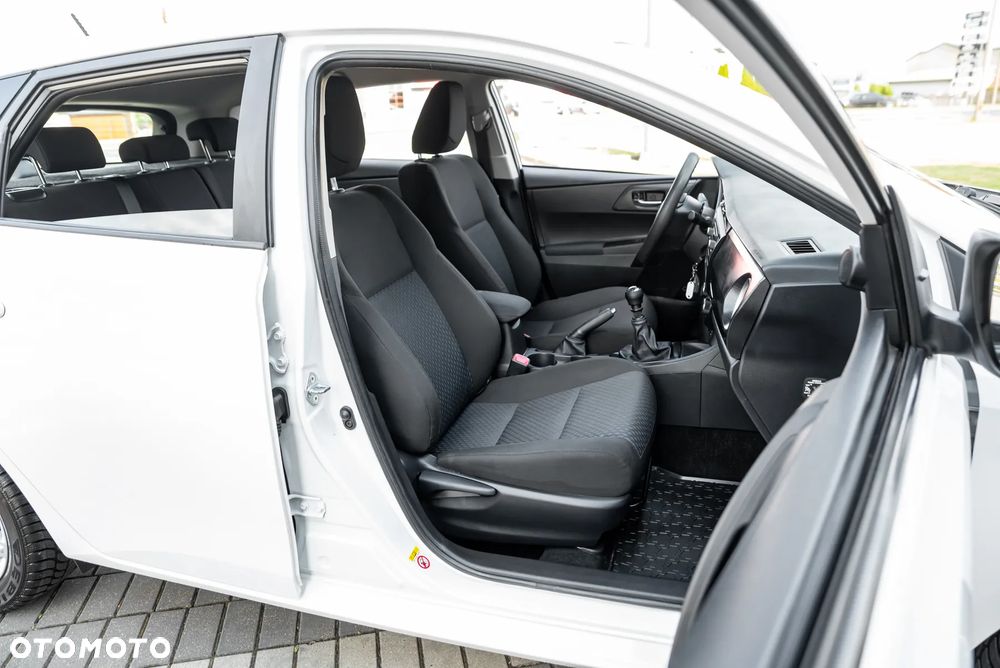 Toyota Auris 1.33 Dual-VVT-i Comfort - 23