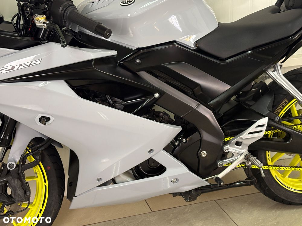 Yamaha YZF - 8