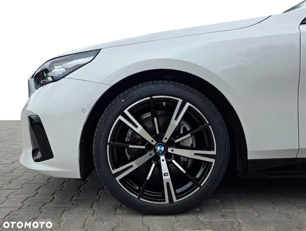 BMW Seria 5 540d xDrive mHEV M Sport - 9