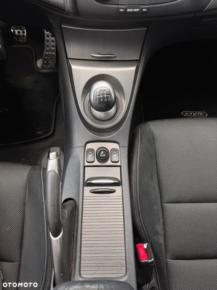Honda Civic 1.8 TypeS + - 12