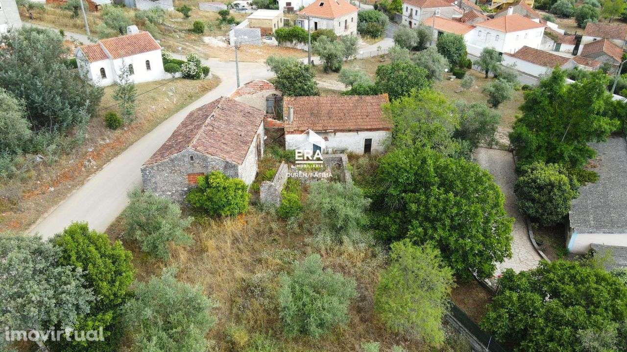 Moradia T3 localizada em Ourém - Grande imagem: 3/34