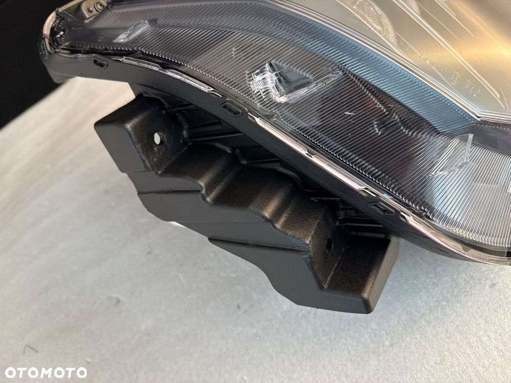 Reflektor Hyundai Kona II 92101BE100 - 2