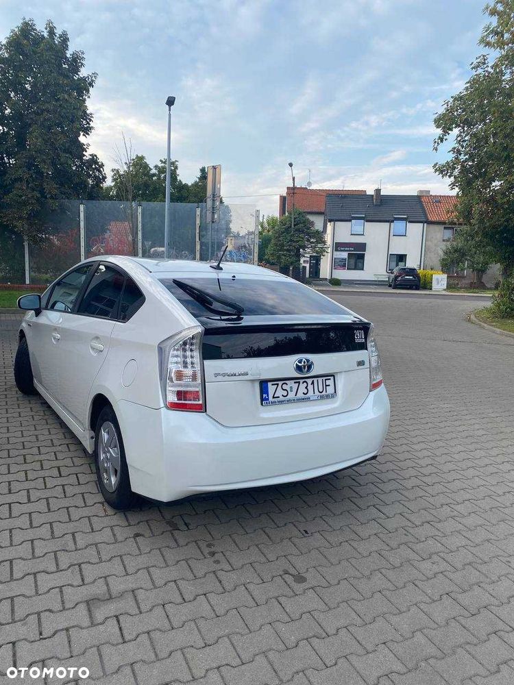 Toyota Prius - 3