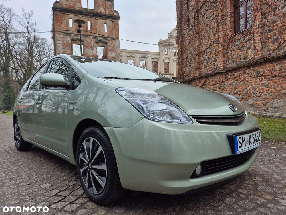 Toyota Prius 1.5 VVT-i Sol - 1