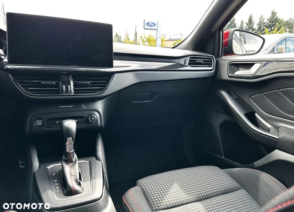 Ford Focus 1.0 EcoBoost mHEV ST-Line X - 16