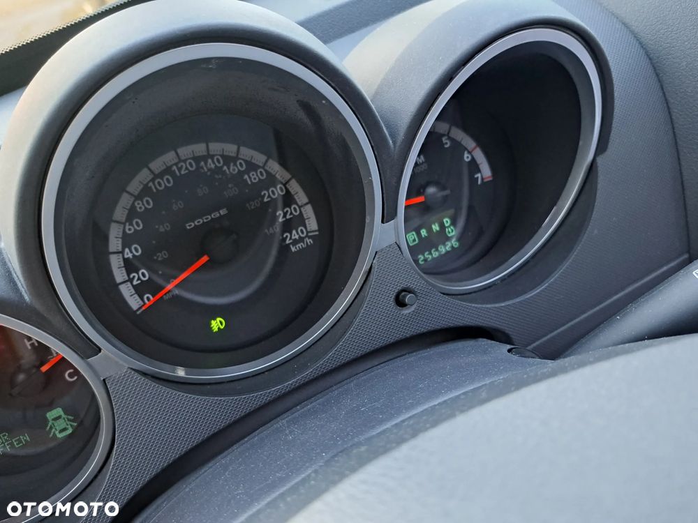 Dodge Nitro 4.0 V6 RT - 8