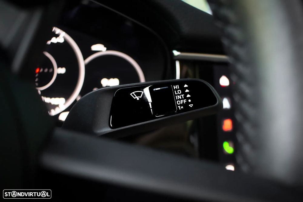 Porsche Panamera 4 E-Hybrid Platinum Edition - 17