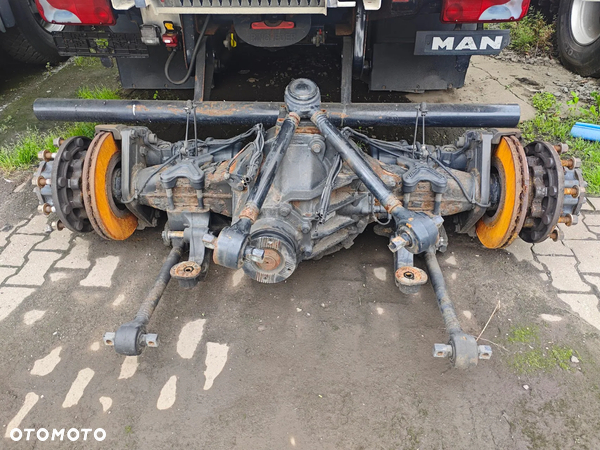 Man TGX/TGS tylni most,dyfer;81.35010.6301 * 38:15=2,533