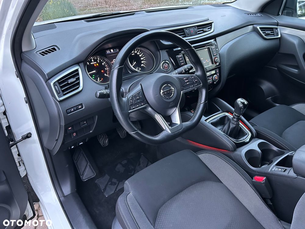 Nissan Qashqai 1.3 DIG-T SHIRO - 12