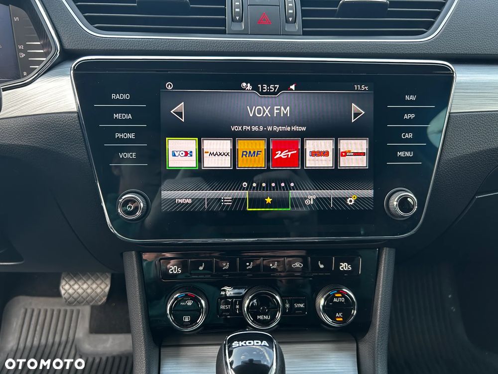 Skoda Superb 2.0 TDI SCR Ambition DSG - 19