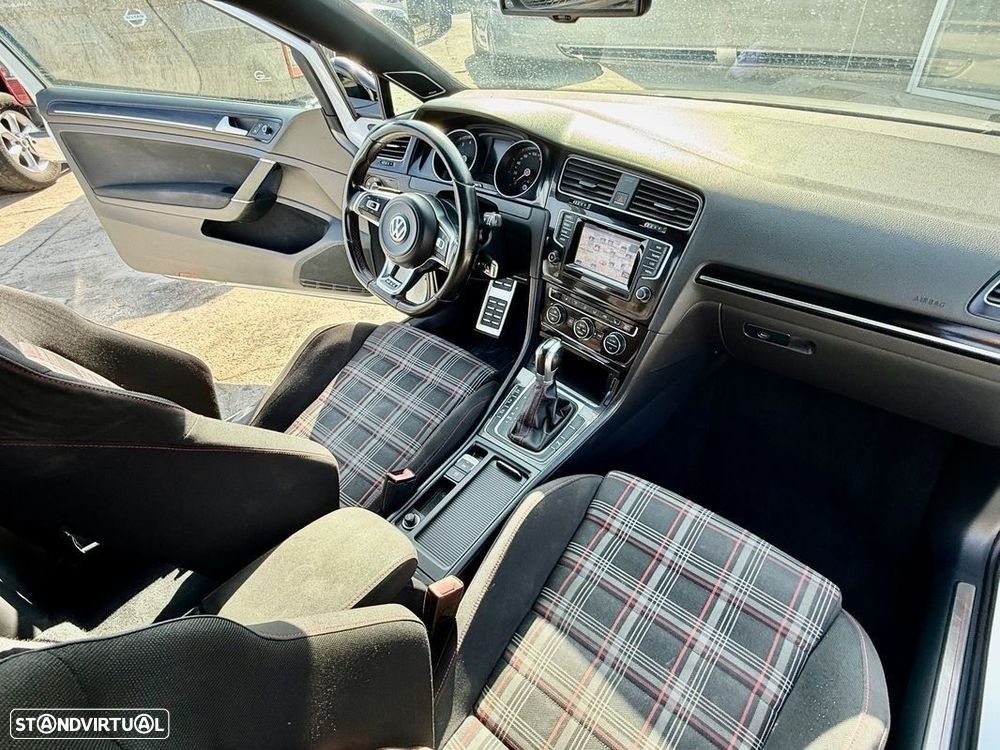 VW Golf 2.0 TSi GTi DSG Performance - 17