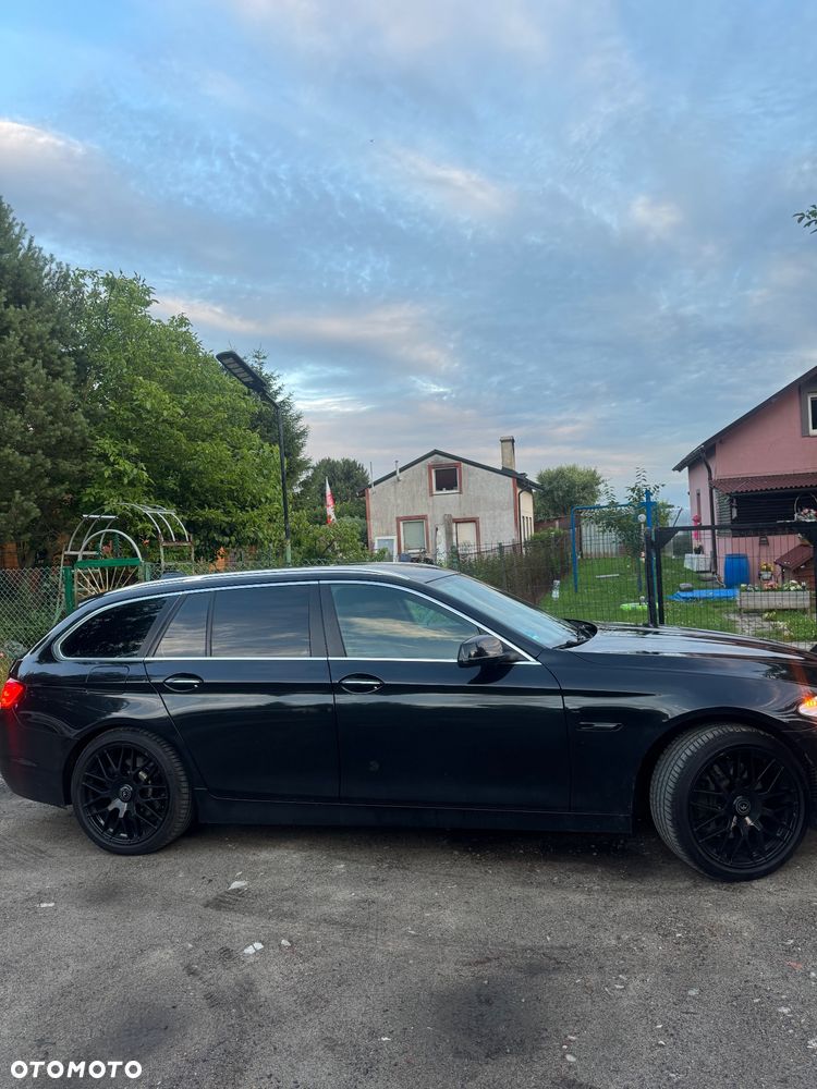 BMW Seria 5 525d xDrive - 3