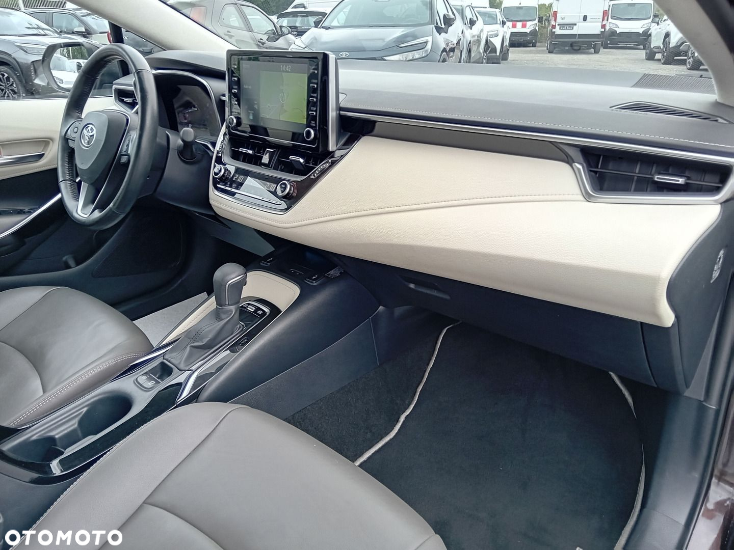 Toyota Corolla 1.8 Hybrid Executive - 6