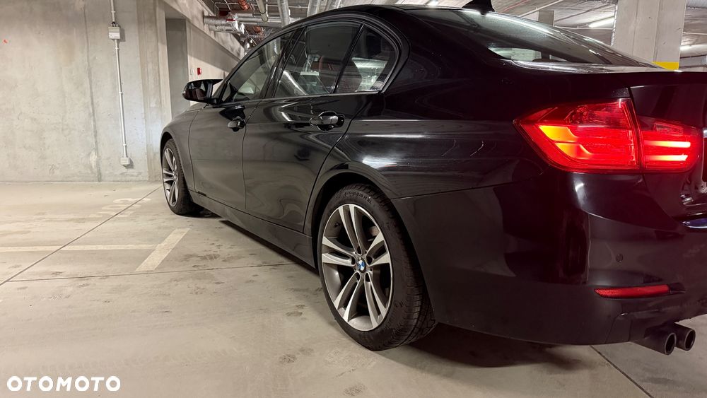 BMW Seria 3 328i xDrive Sport-Aut Sport Line - 11
