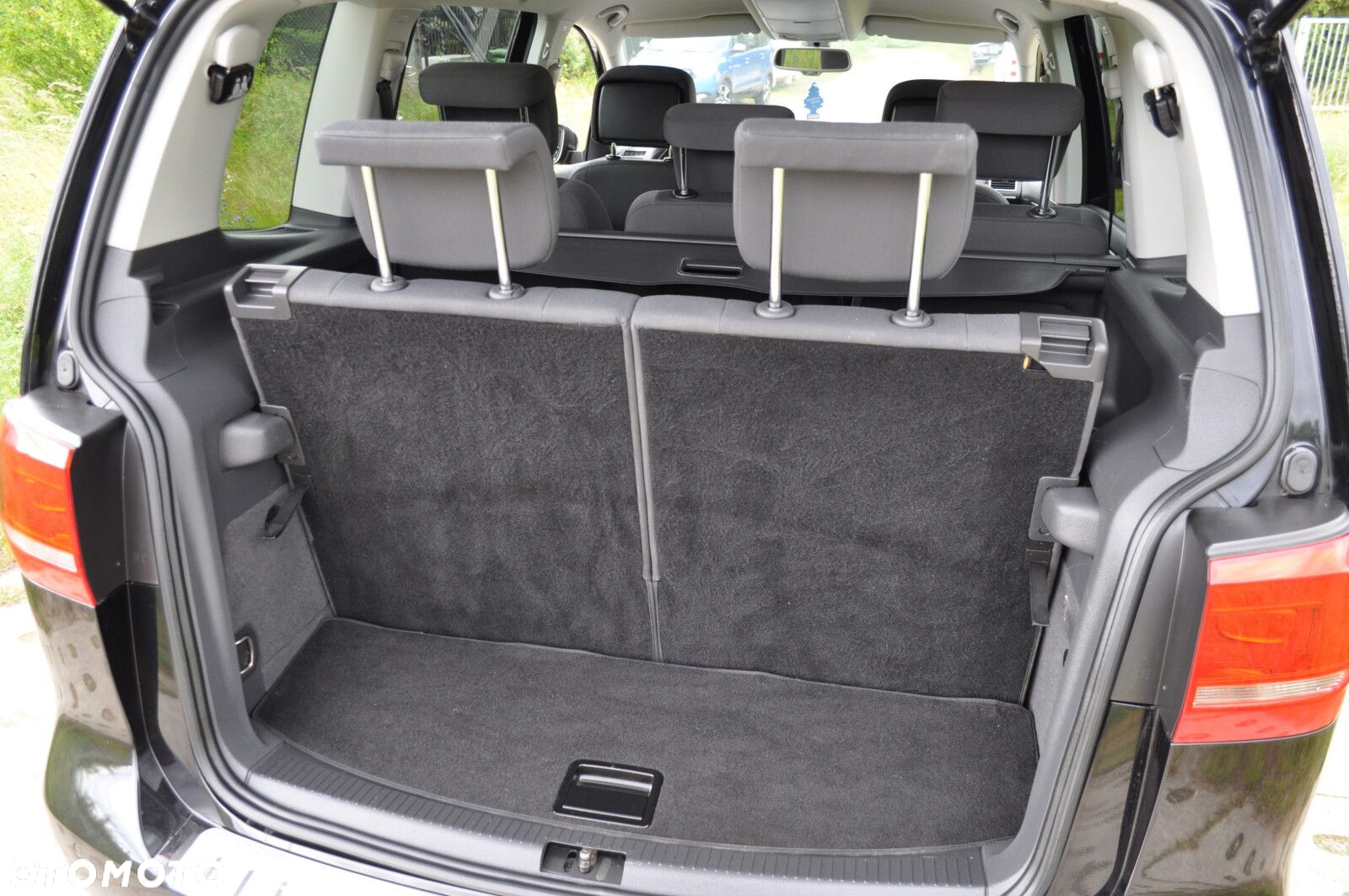 Volkswagen Touran - 13