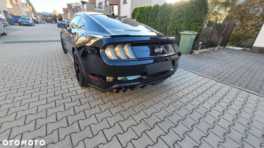 Ford Mustang - 4