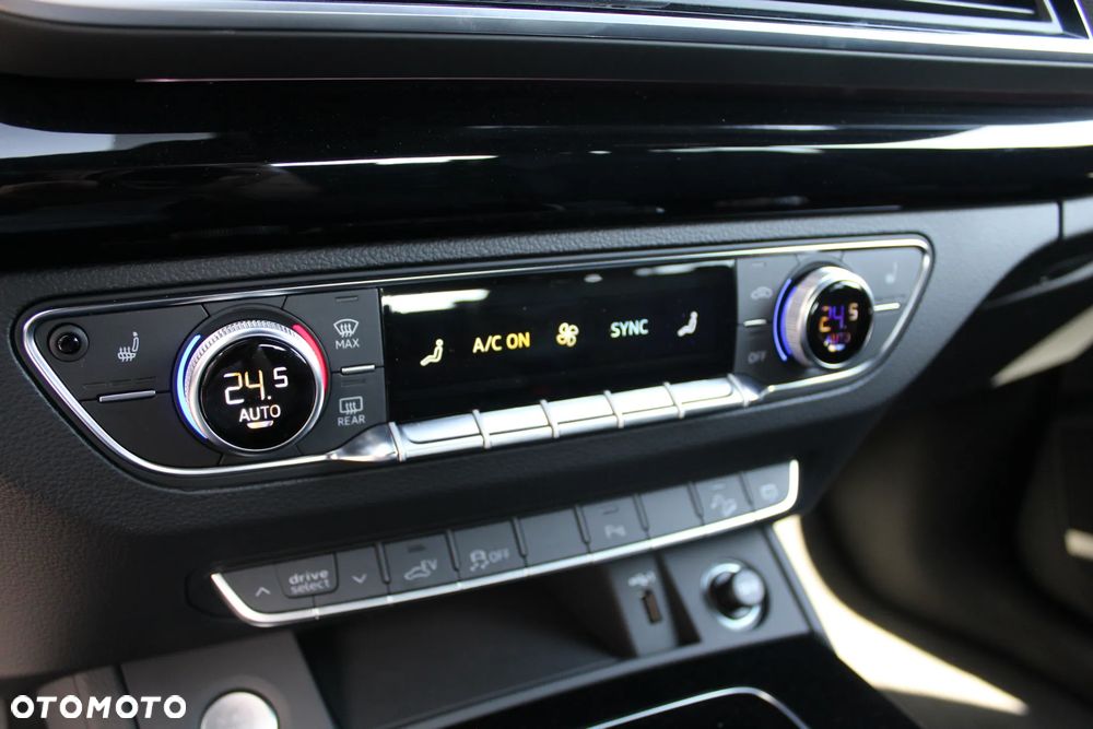 Audi Q5 50 TFSI e Quattro S Line S tronic - 28