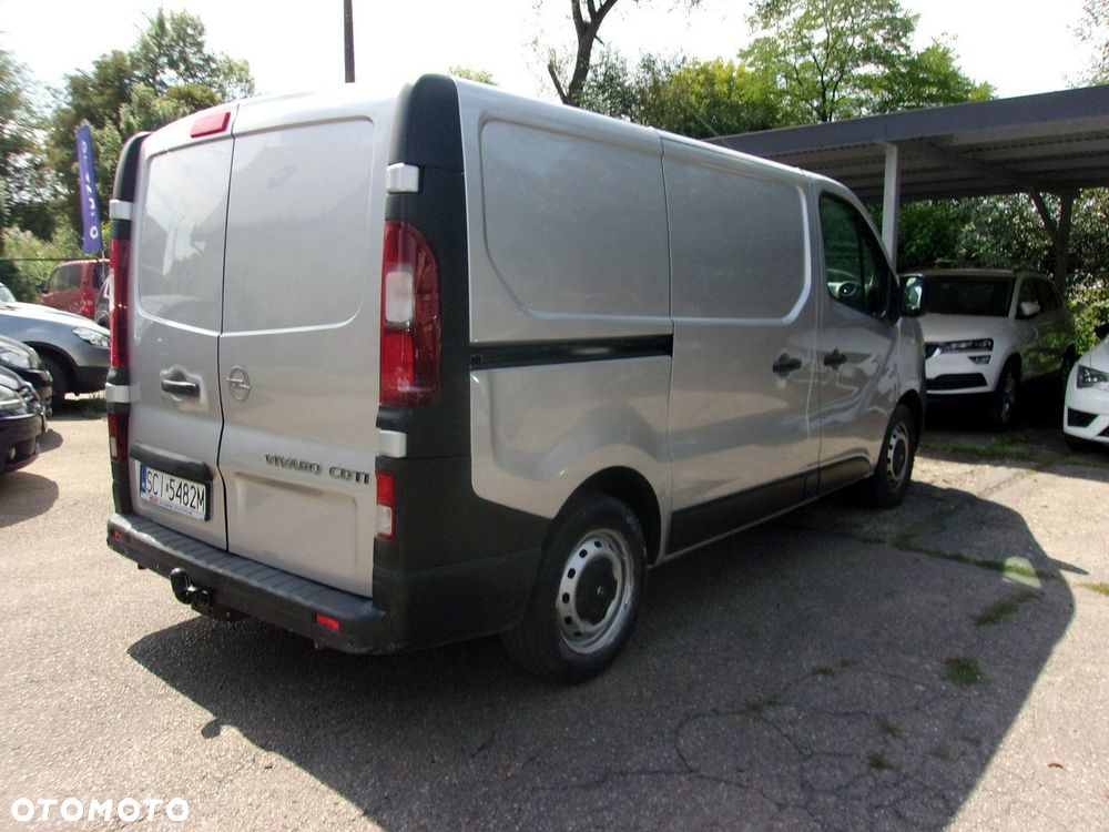 Opel Vivaro - 8