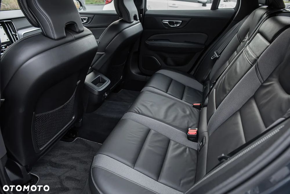 Volvo V60 T5 Geartronic R-Design - 30