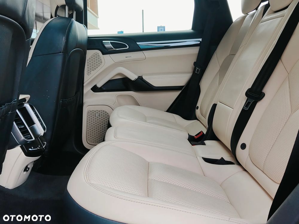 Porsche Cayenne S Diesel - 26