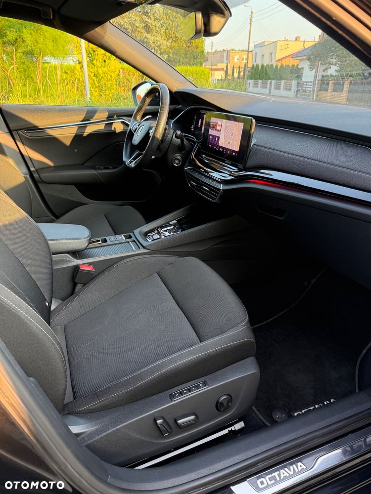 Skoda Octavia 2.0 TDI Sportline DSG - 13