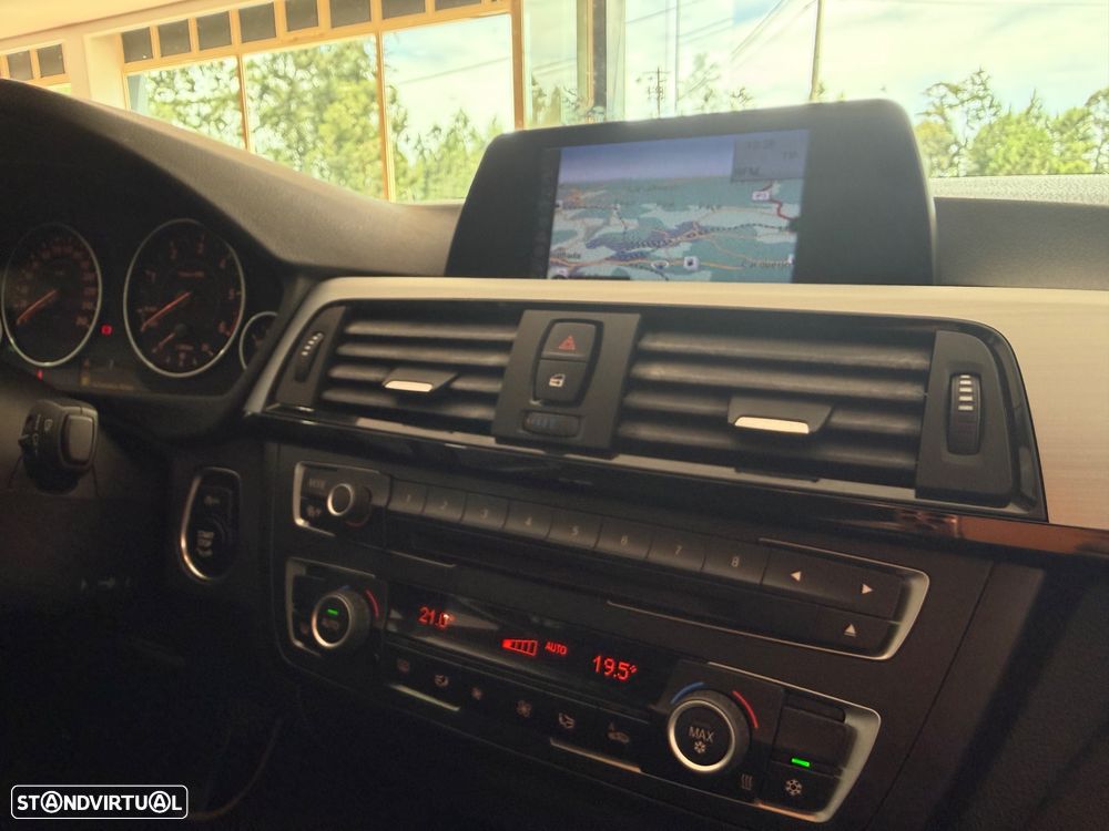 BMW 320 d Sport Line - 23