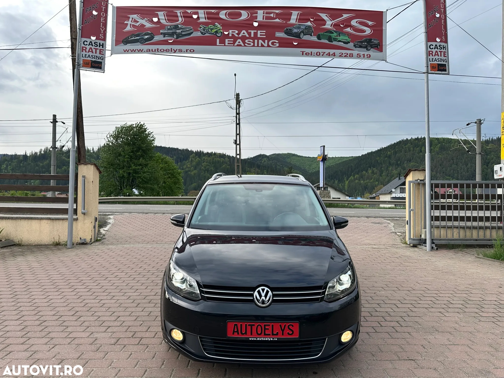 Volkswagen Touran 2.0 TDI DPF BlueMotion Technology DSG Life - 2