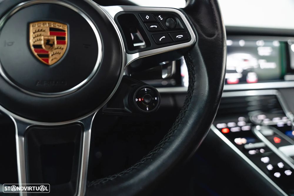 Porsche Panamera Sport Turismo 4 E-Hybrid Edition 10 Anos - 35
