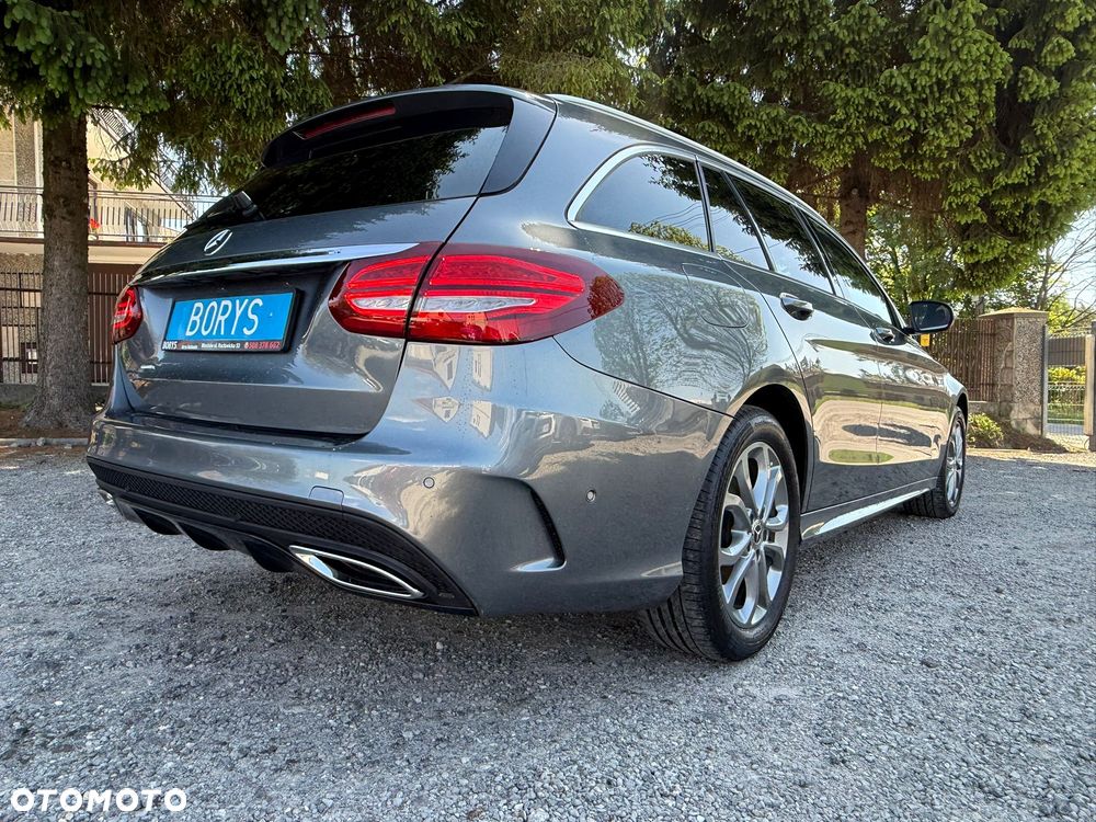 Mercedes-Benz Klasa C 220 d 4-Matic 9G-TRONIC - 36